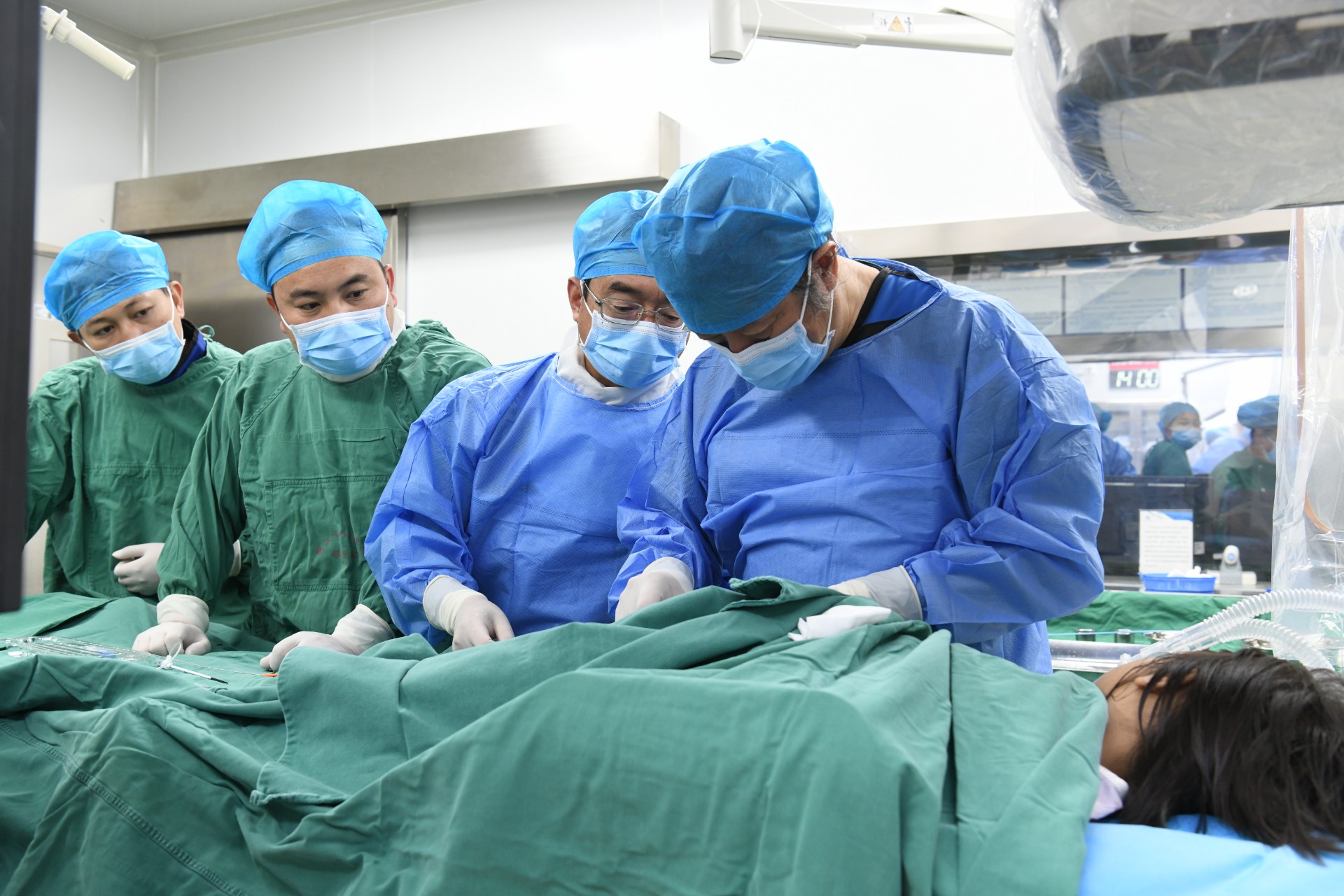 党建引领聚合力 竞优赋能强管理 —— 丽江市人民医院中层干部竞聘上岗的“破题”实践与创新路径